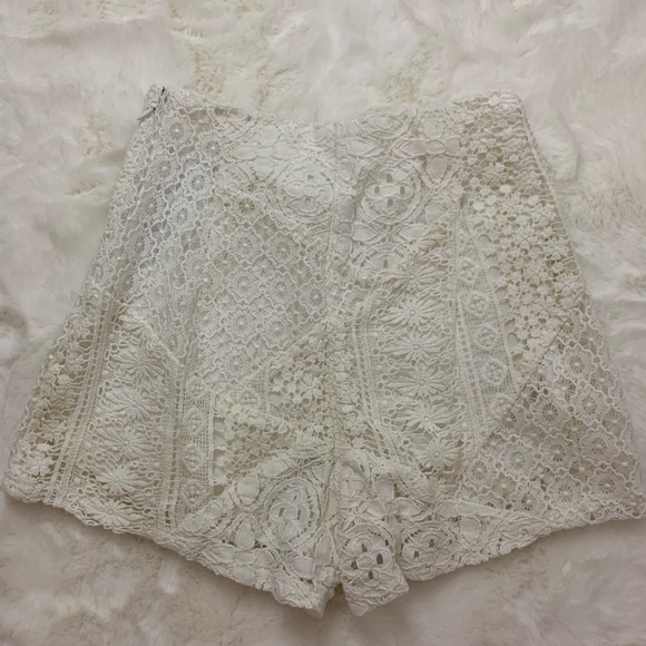 Hollister Summer Shorts - Picture 2 of 7